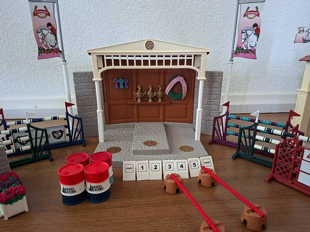 Spielzeuge: Schleich Set "Turnier-/Rangverkündigung" – Gebraucht aus Selzach von marczimi 2