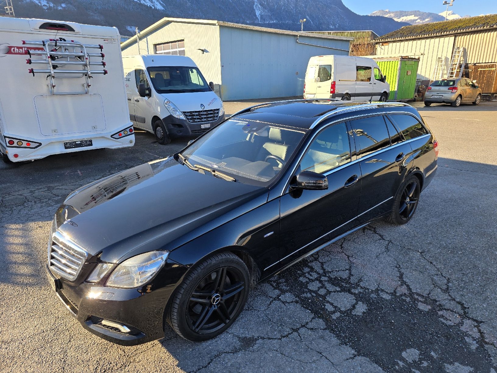 Mercedes-Benz Automobili: Mercedes-benz E350 CDI – Usato da Montreux venduto da PremerlServices 1