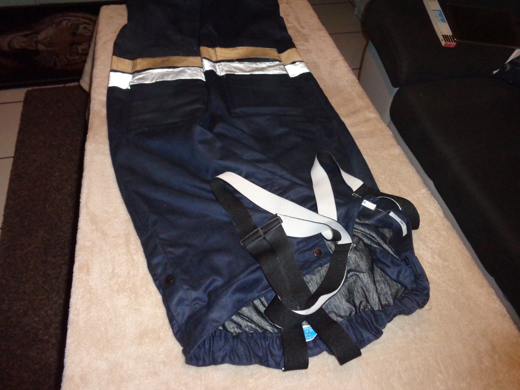 Lotti di vestiti: Brandschutzjacke und Hose – Usato da Liestal venduto da Gecko16 8