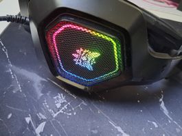 Gaming Headset mit LED RGB Licht - Top Zustand!