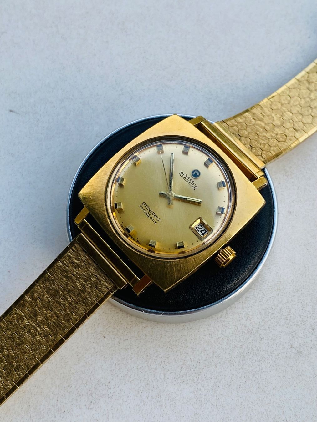 Roamer Uhren: Roamer Stingray Roto 44 Date - Gold nugget style – Gebraucht aus Küsnacht ZH von Pedramy 3