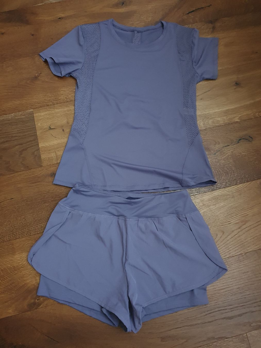 Kleiderpakete: Schönes Damen Sportset L – Neu und originalverpackt aus Fischingen von nad_fxf2