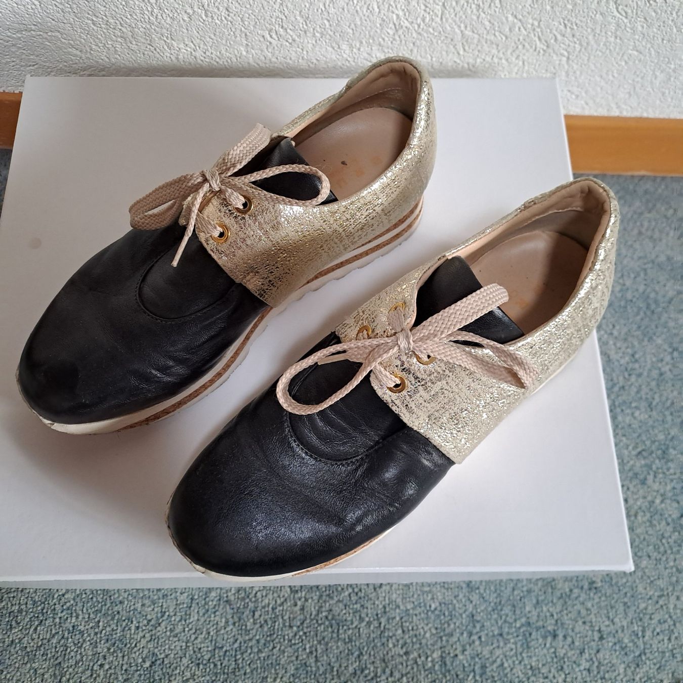 Scarpe da donna: Spezieller Damenschuh Gr. 38, NP 298.-- – Usato da Frauenfeld venduto da Andadaa 1