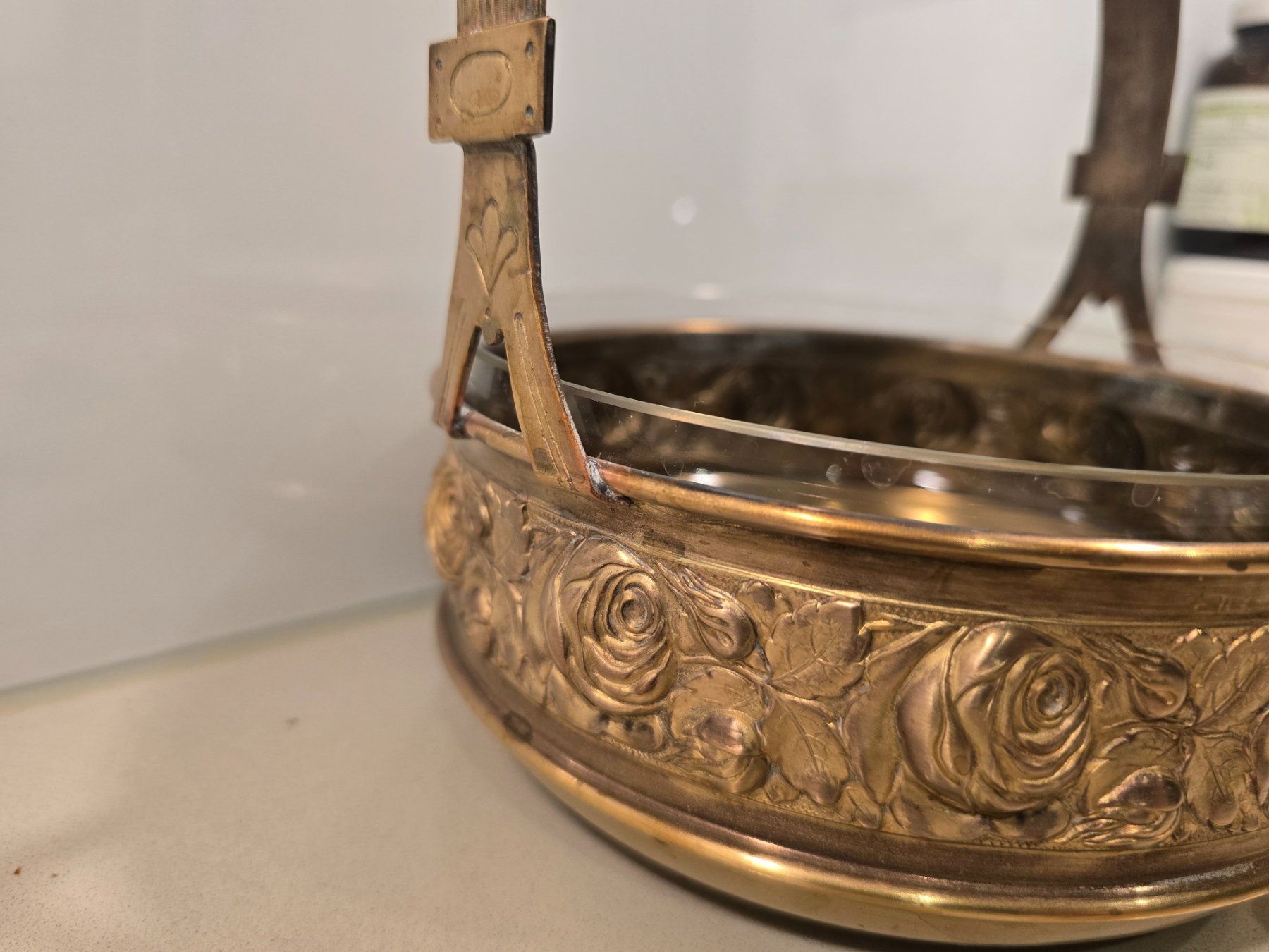 Ciotole: Jugendstil Messing Schale mit dekorativen Rosen – Usato da Weisslingen venduto da Harbin 2