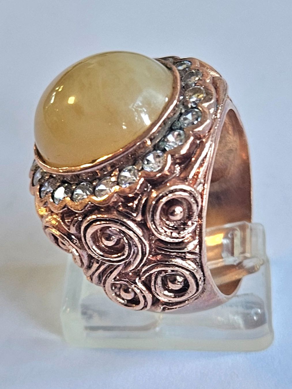 Bagues: Ring mit hellem Cabochon Jade – Neuf (Voir description) à Zürich par adriben 6