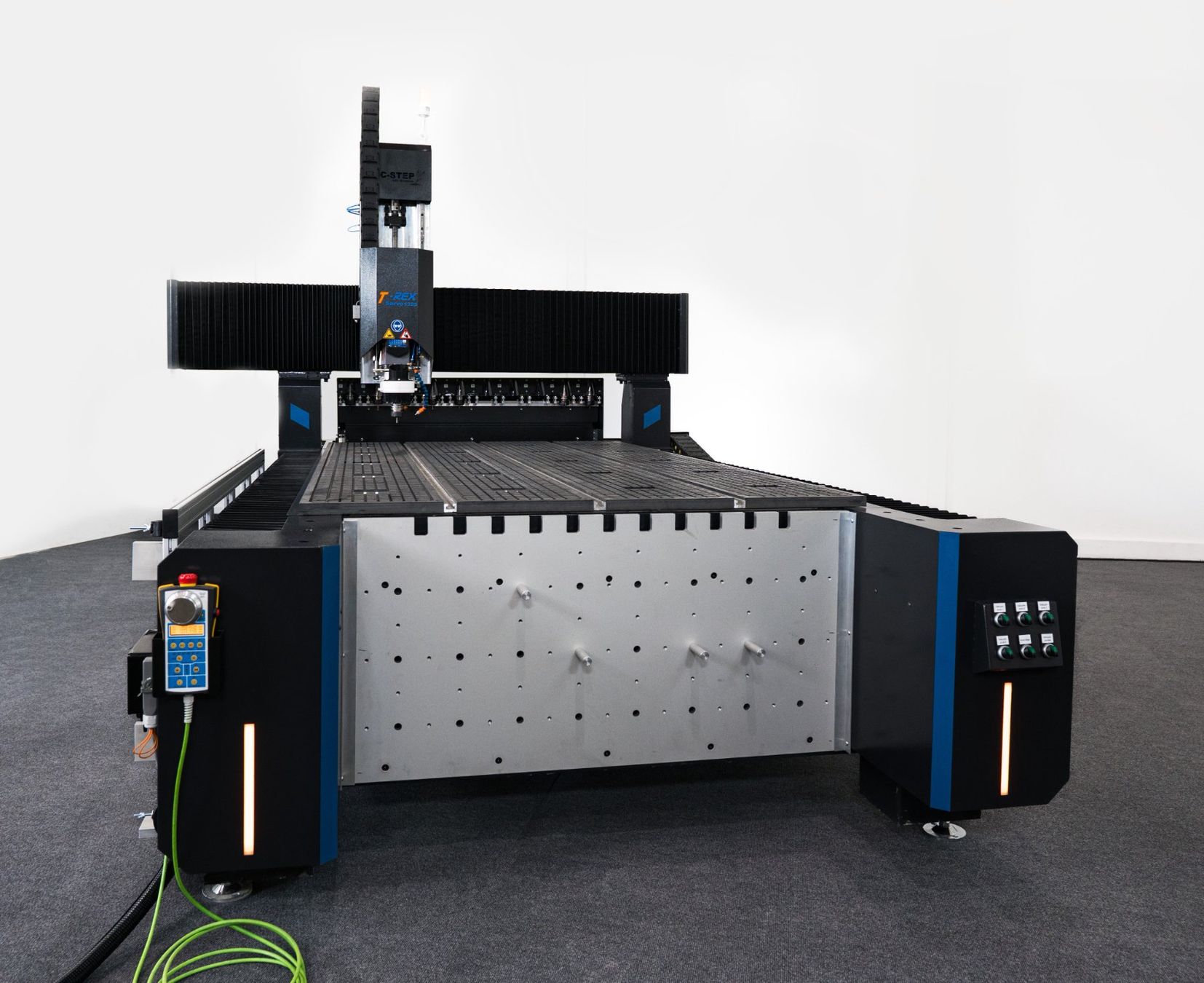 Alle Maschinen: CNC Portalfräsmaschine T-Rex Closed Loop-1325 – Gebraucht aus Geldern von CNC-STEP 2