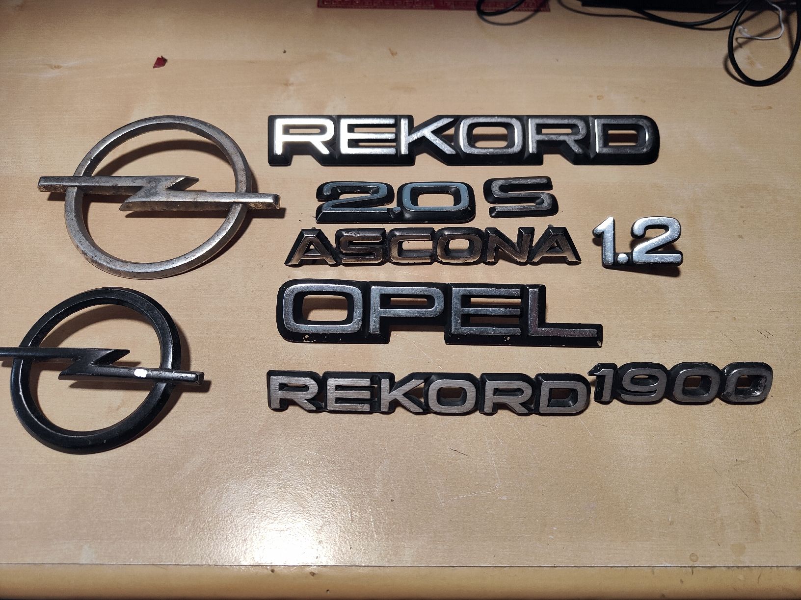 Opel Alle Autoersatzteile: Opel Original Emblem, Schriftzüge  – Gebraucht aus Bürglen TG von