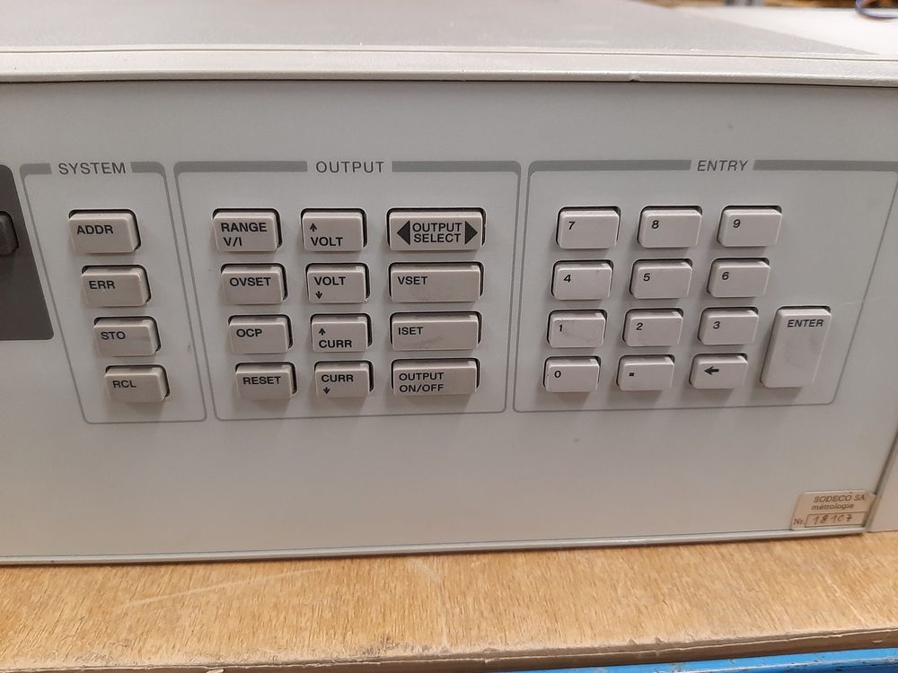 Alimentation quadruple HP 6629A vierer labor Stromversorgung (Gebraucht ...
