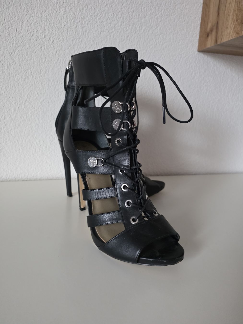 Guess Damenschuhe:  Guess Gladiator Lace-up Heels Size 40 - Perfect for Su – Neu (gemäss Beschreibung) aus Brüttisellen von par_8zbj 3