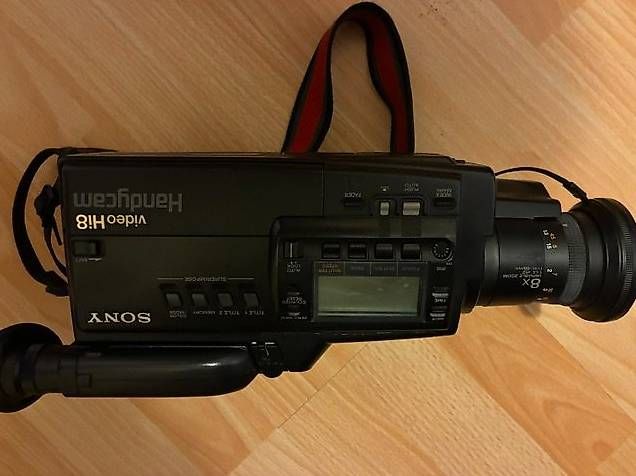 Camcorder: Sony videoHi8 Handycam CCD-V900E. – Gebraucht aus Urtenen-Schönbühl von khenzer01 1