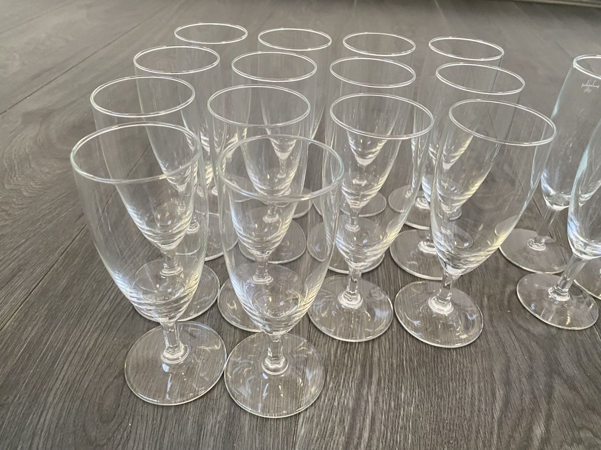 Bicchieri: 17 Champagner Gläser 1dl – Usato da Hägglingen venduto da Karin0802 2