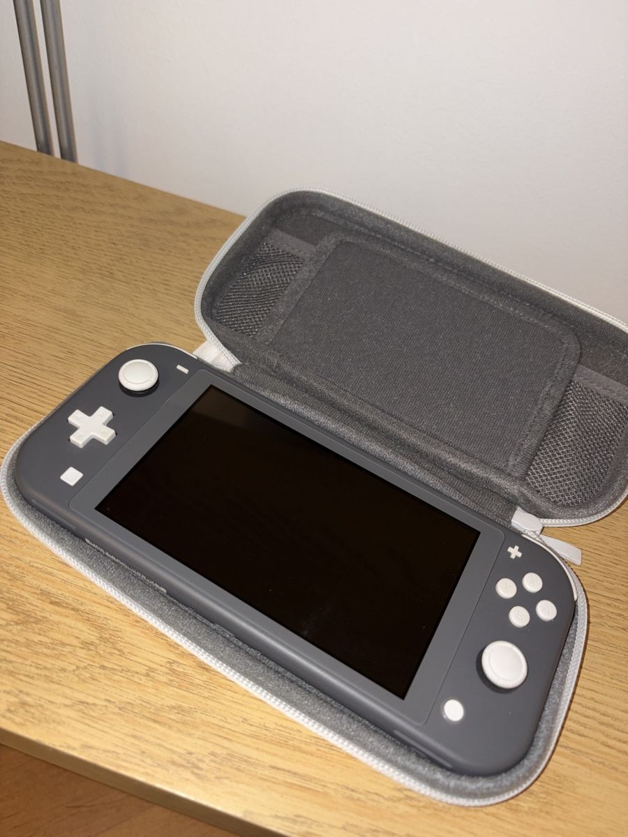 Nintendo Konsolen: Nintendo Switch Lite – Neu (gemäss Beschreibung) aus Solothurn von michelleschmid