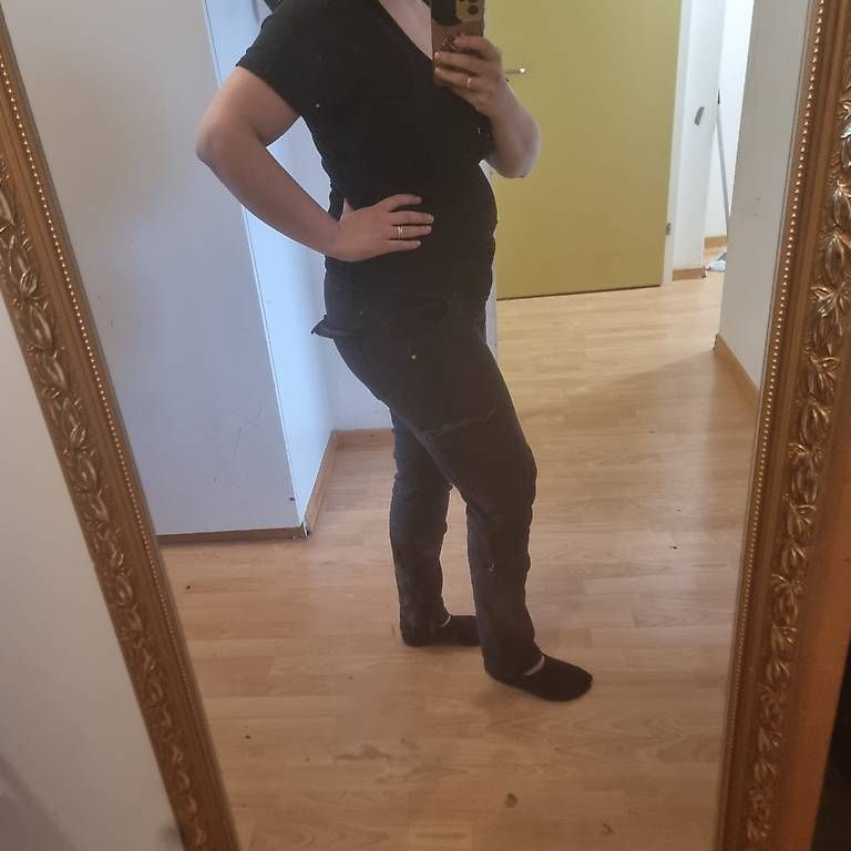 Pantaloni: Schwarze Zara Cargo-Hose Damen  – Usato da Bern venduto da DiLara2000 1
