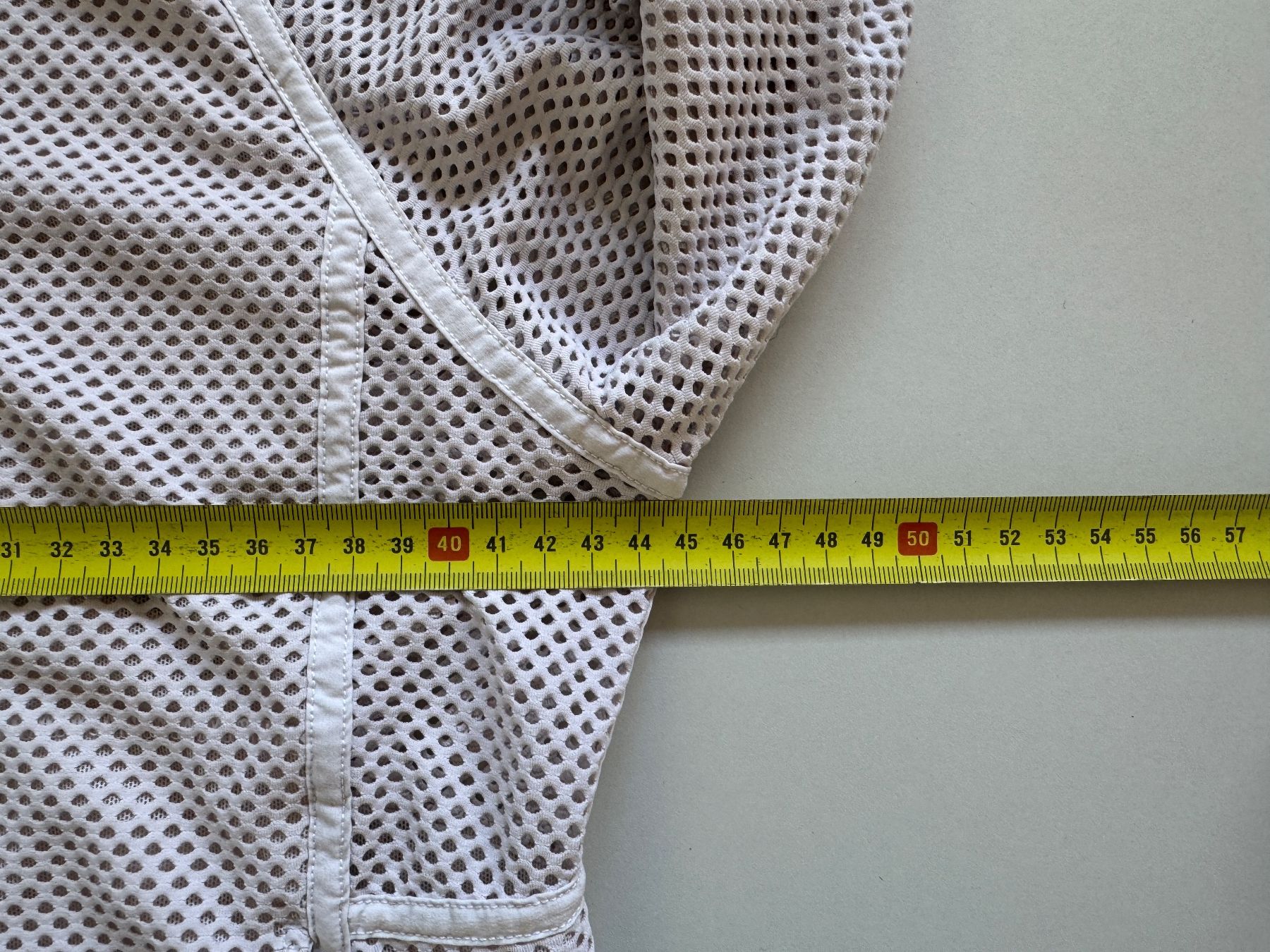 Lululemon Giacche: Lululemon mesh on mesh jacket Women Sz M – Usato da Neuchâtel venduto da _Easy_to_Find_ 3