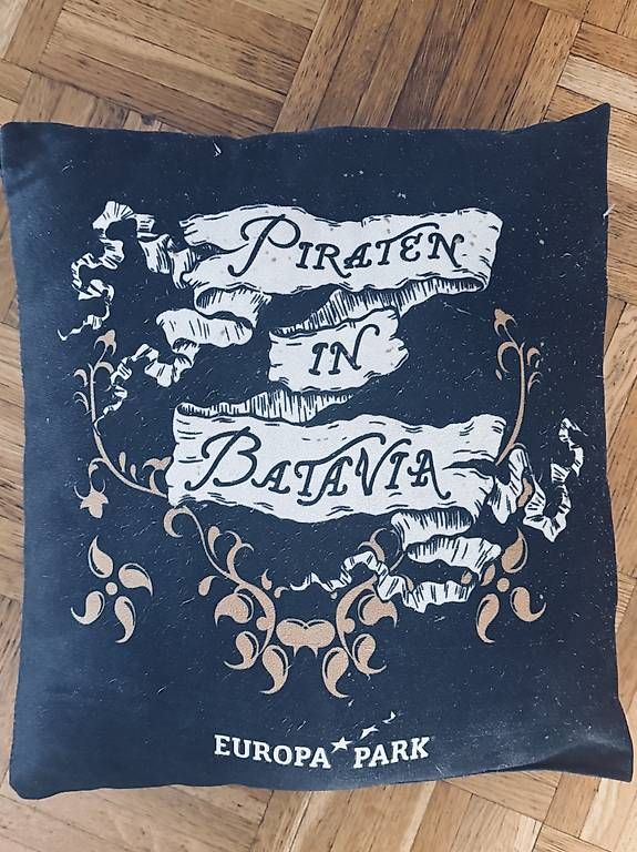 Cuscini: Coussin pirate  – Usato da La Chaux-de-Fonds venduto da Sabinchenn 1