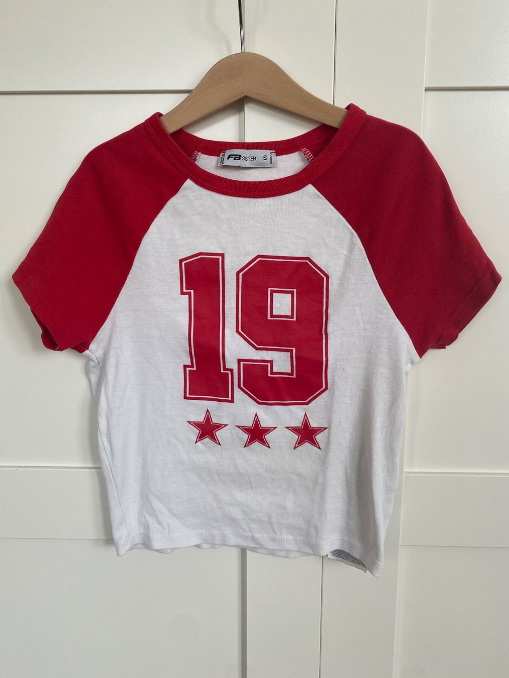 Lotti di vestiti: T-Shirts Damen Grösse S/38 – Usato da Esslingen venduto da Tinsku 1