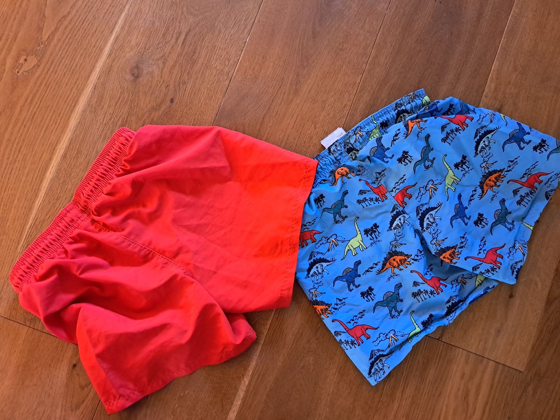 H&M Pantaloni: 2 Badeshorts Gr. 122 – Usato da Büetigen venduto da Schgrr 1