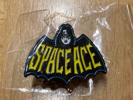 Kiss Pin Anstecker Punk Metal Rock Band