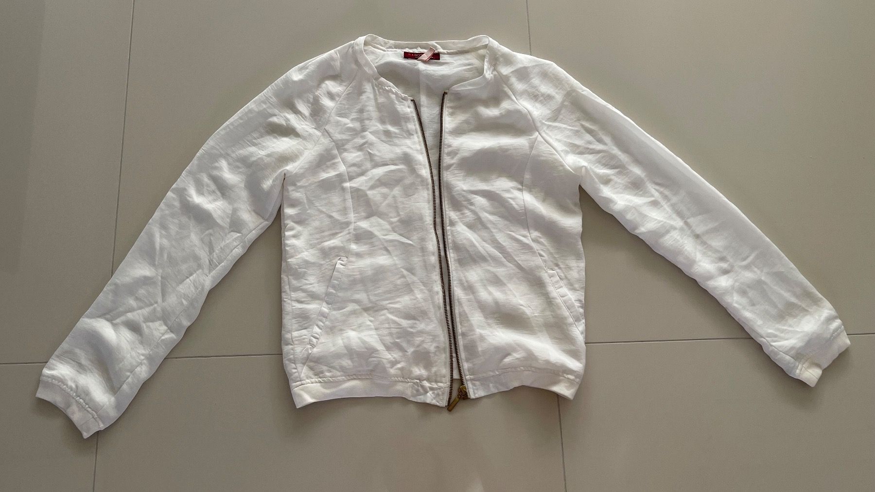 Bershka Jacken: Damen Leichte Jacke – Gebraucht aus Rheineck von pssesolnet