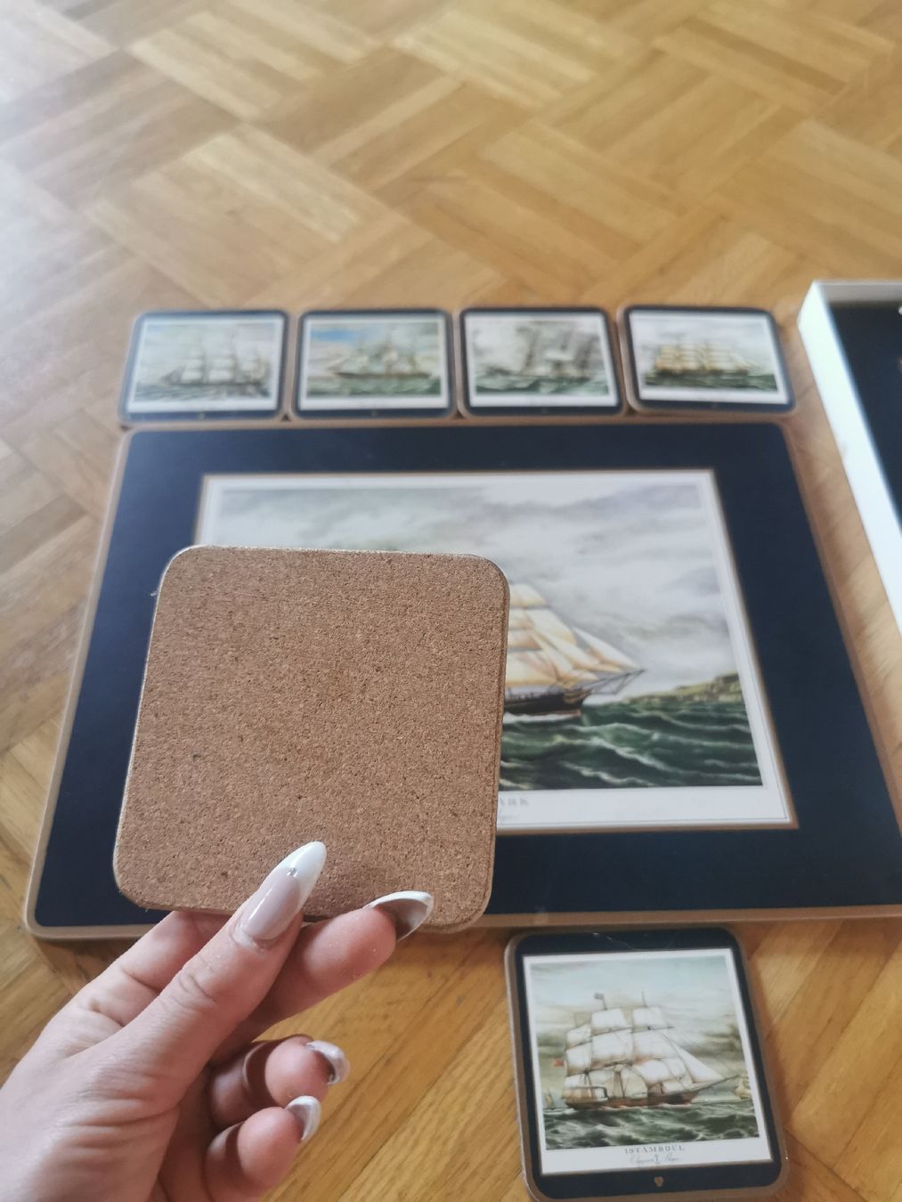 Sottobicchieri: Dekorative Schiffs-Untersetzer-Sammlung, 8-teilig, Vintage – Nuovo (secondo la descrizione) da Laufen venduto da Daraja 2