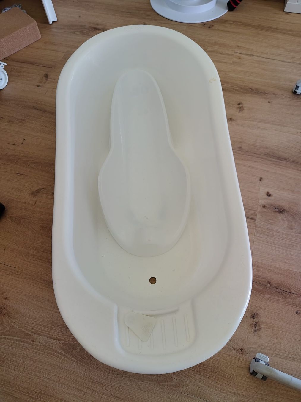 Tutto per il bagno: Babybadewanne weiss mit Einsatz – Usato da Möriken AG venduto da Leica39