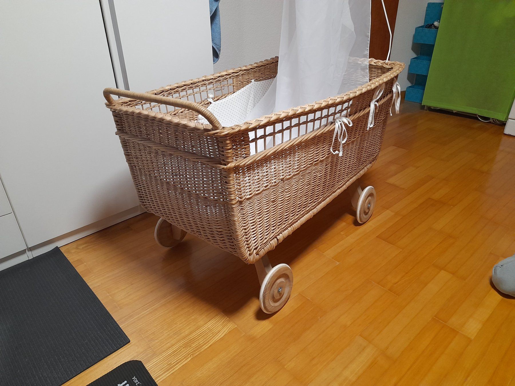 Culle: Stubenwagen Kinderwagen Kinderbett – Usato da zeihen venduto da Passwort0 1