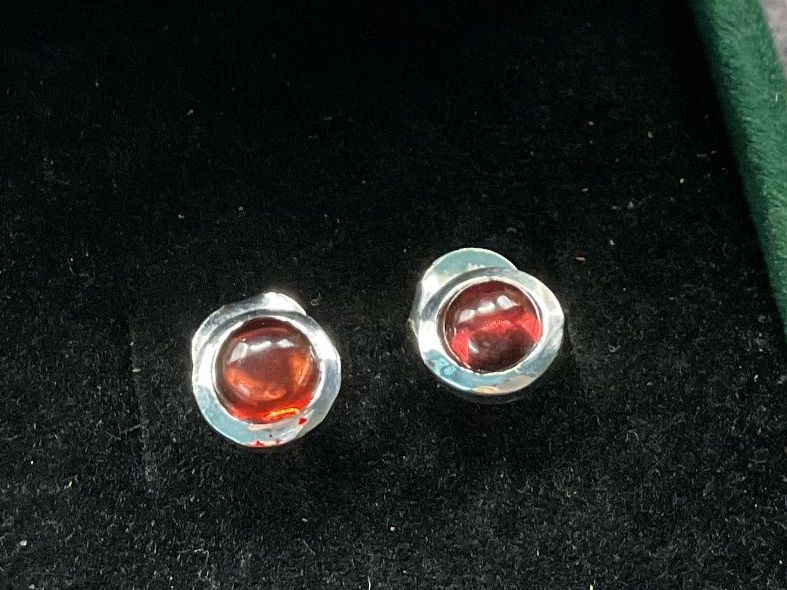 Ohrringe & -stecker: Ohrstecker schwarzer Opal in Sterlingsilber – Gebraucht aus luzern von Alpendorf1 1