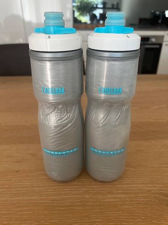 Gourdes & Thermos: Bidon Camelbak isolated – D'occasion à Oberwil-Lieli par Jo-Ke