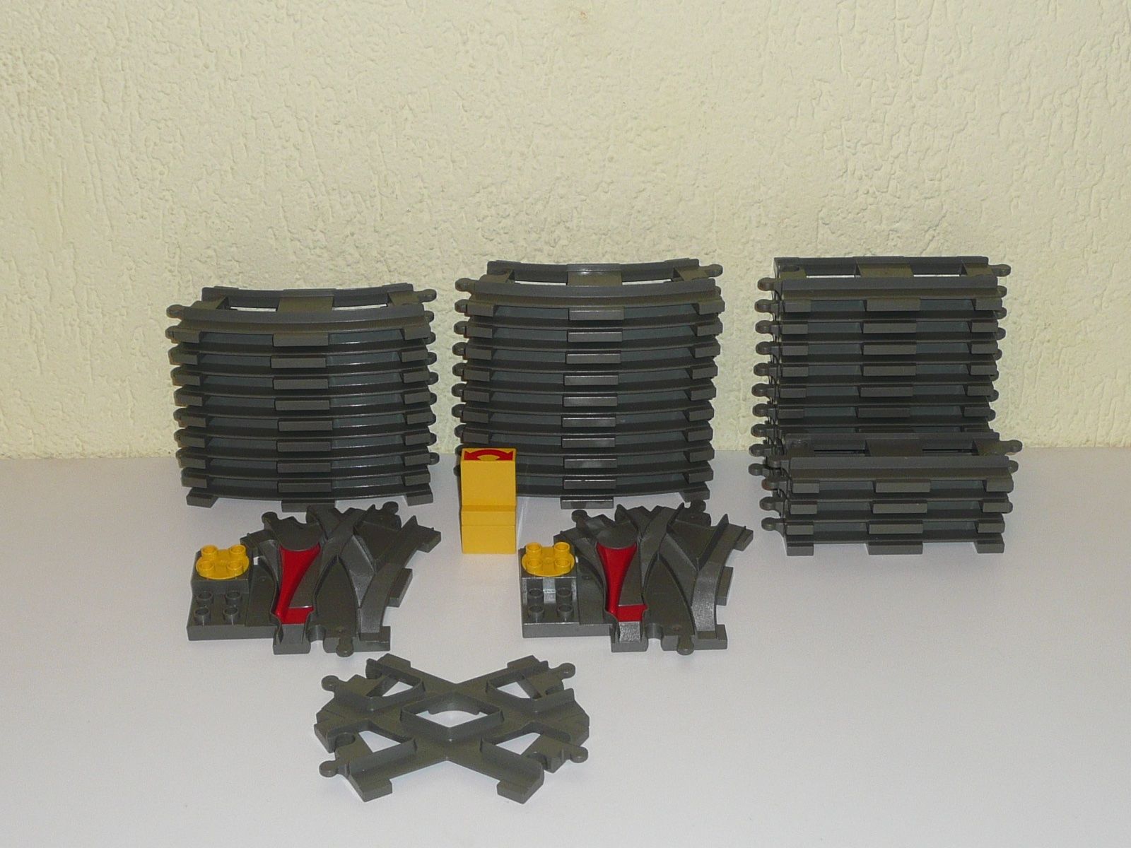 Lego Giocattoli: Lego Duplo " Schienen-Posten " – Usato da Kriens venduto da Taurus12