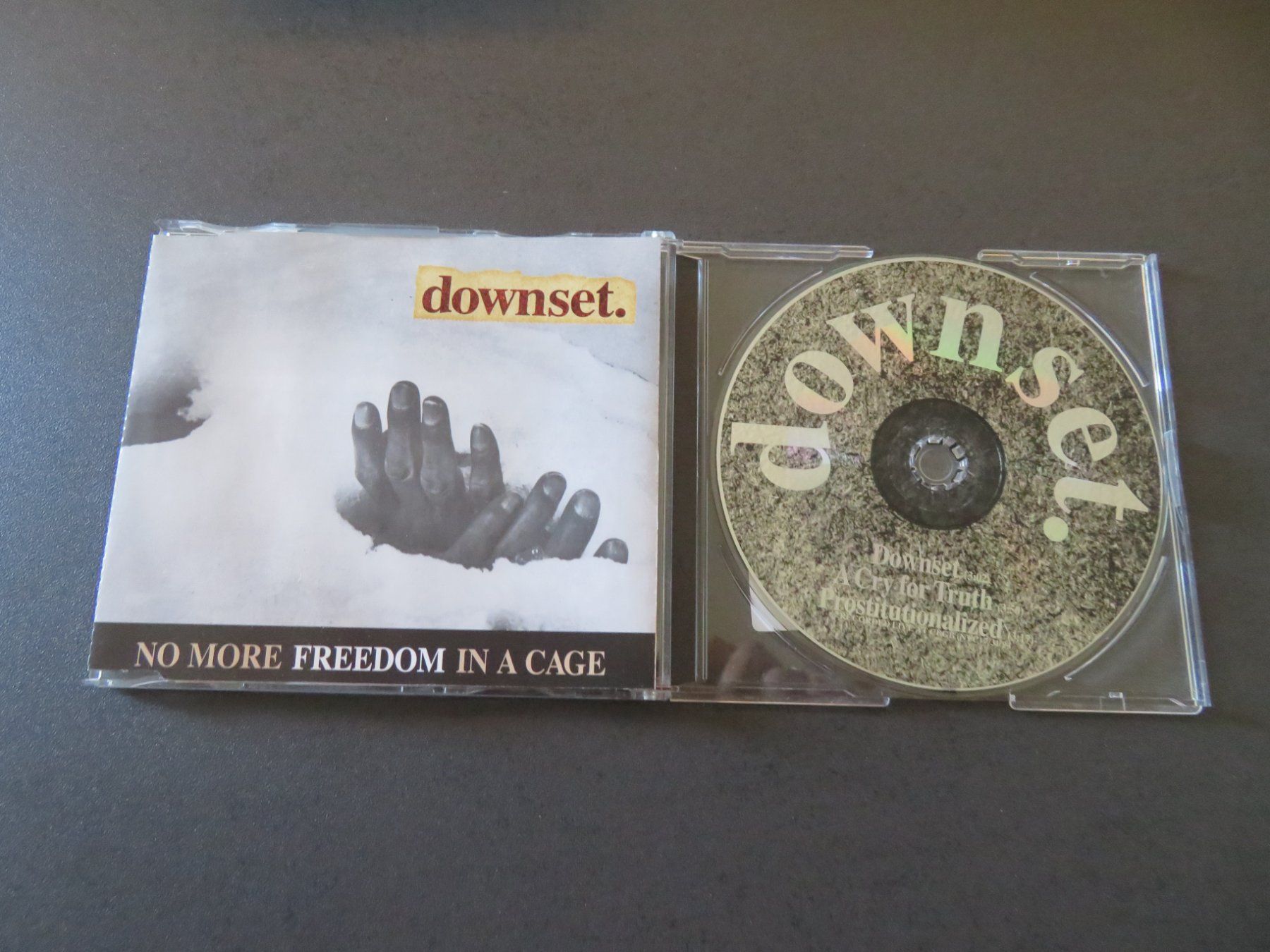 CD: DOWNSET no more Freedom in a Cage 1994 HARDCORE CD Single – Usato da Niederbipp venduto da Onyx32
