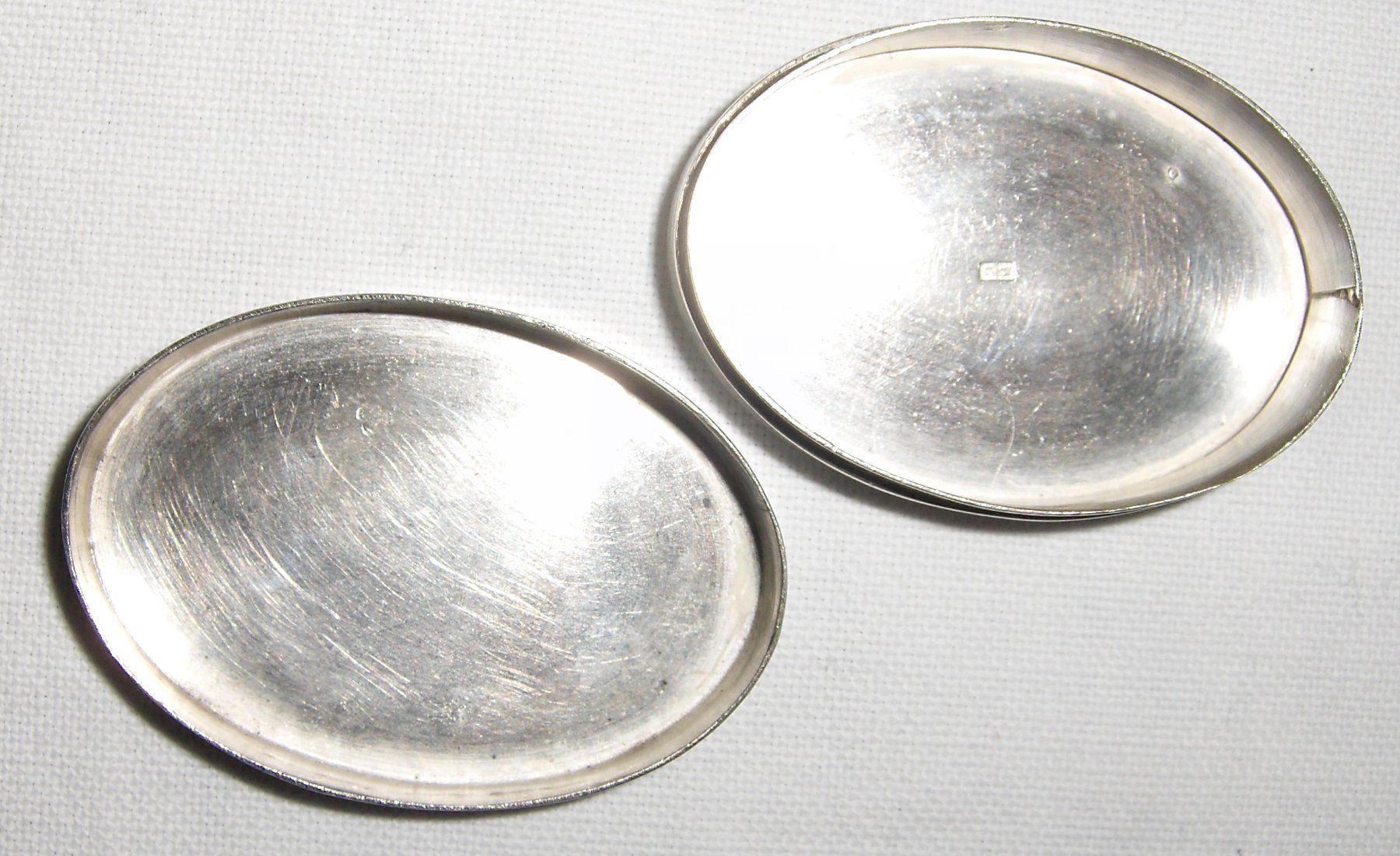 Sonstige Kosmetik & Pflege: Silber Dose/Pillendose mit diversen Punzen – Gebraucht aus Dübendorf von alracfo 8