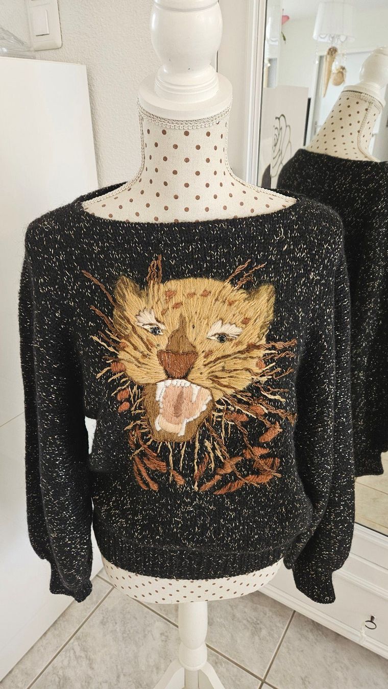 Maglioni & Felpe: Exklusiver Damenpullover mit Leopardkopf, Grösse 40 Wolle – Usato da Gossau ZH venduto da fashiontwo