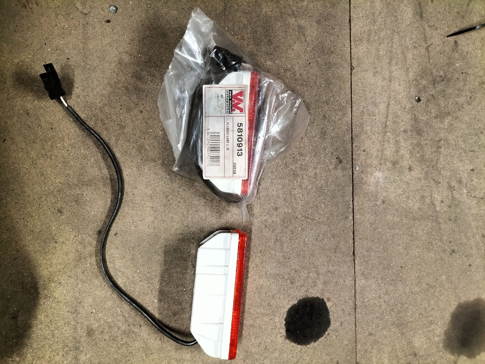 VW Fari: VW Golf1 Blinker Caddy – Usato da Montlingen venduto da Cram88