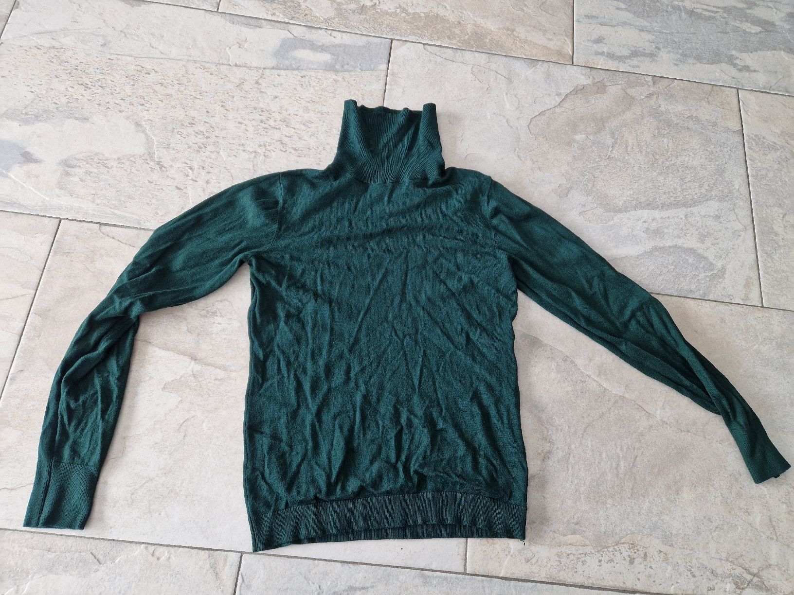 Pullover & Sweatshirts: Chicoree Rollkragenshirt, Grün, Grösse L – Gebraucht aus Niederrohrdorf von Miripfiri