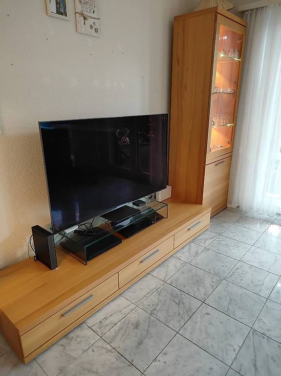 Mobili TV: Neuwertige Wohnwand – Usato da Endingen venduto da man_l7jz