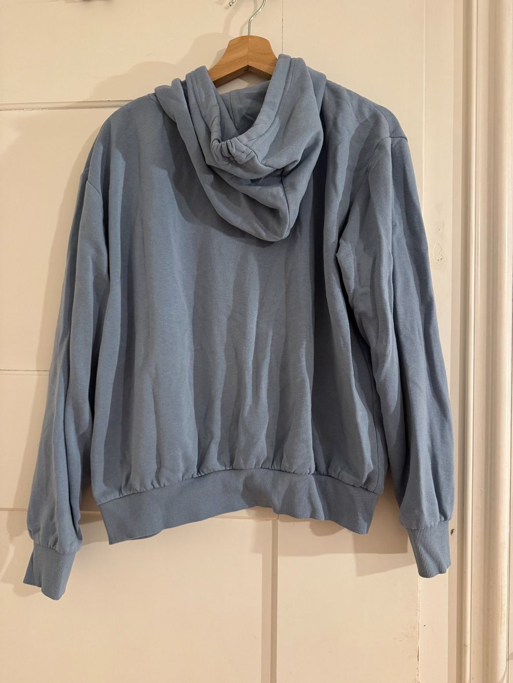 H&M Pullover & Sweatshirts: Hoodie – Gebraucht aus Zollikon von lui_gqg9 1