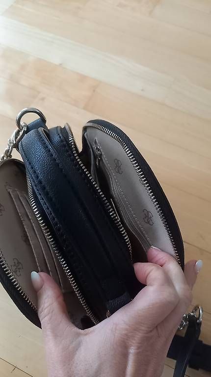 Taschen für Damen: GUESS VIKKY Crossbody Bag – Gebraucht aus Allschwil von Camy061 2