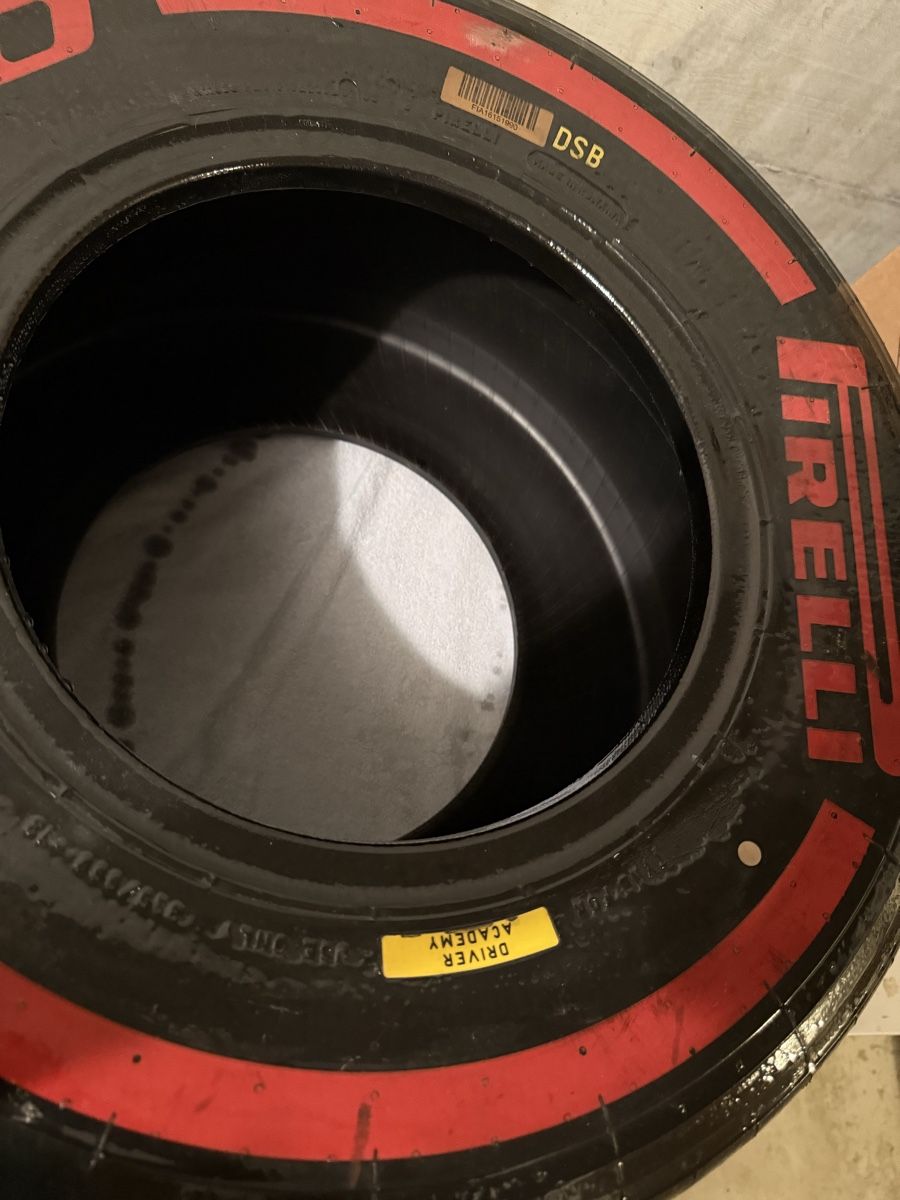 Pneumatici & Ruote complete: Pneu Pirelli P Zero DSB Driver pour circuit F1 Collection – Usato da La Chaux-de-Fonds venduto da joa_jk5g 2