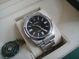 Rolex / Oyster Perpetual 41 / Nahezu Fabrikneu
