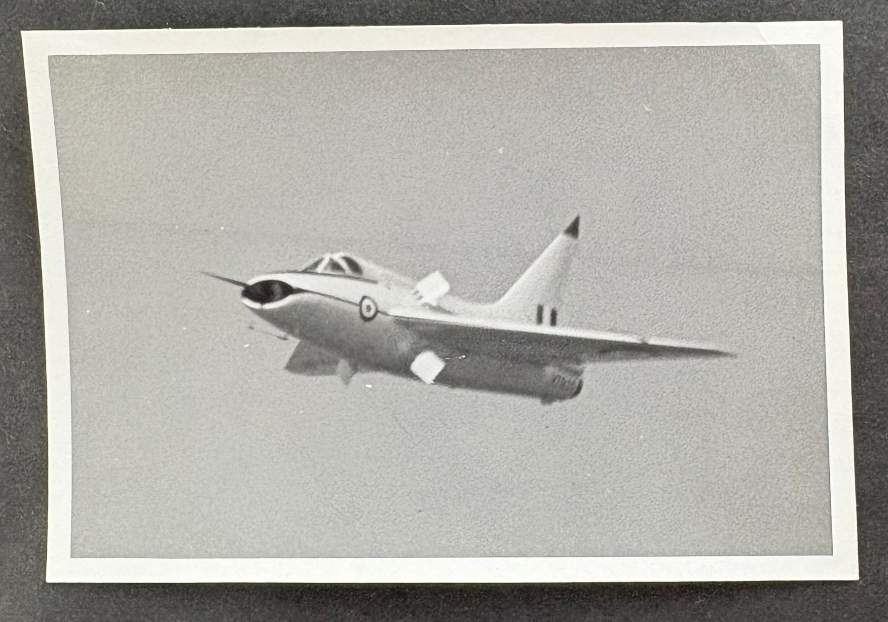 Foto & Immagini: ALTES ARMEE FLUGZEUG – Usato da Ostermundigen venduto da wini63