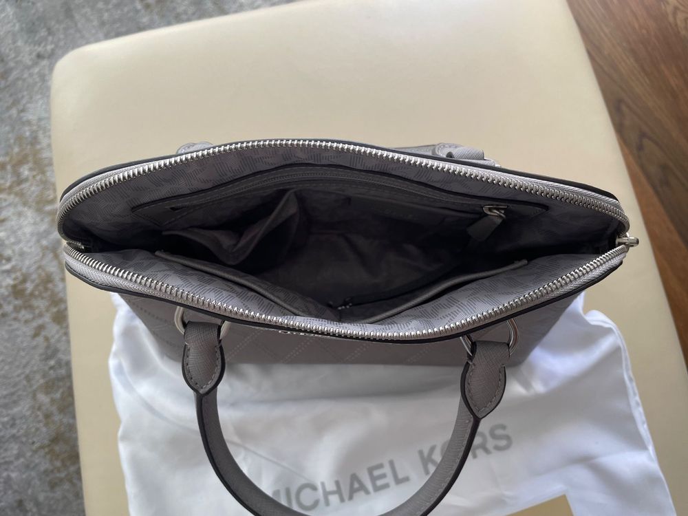 Michael Kors Taschen für Damen: MICHAEL KORS Schultertasche – Gebraucht aus Regensdorf von Vantage1 2