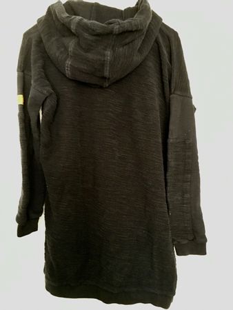 Pullover mit Kaputze Marke Nikita !
