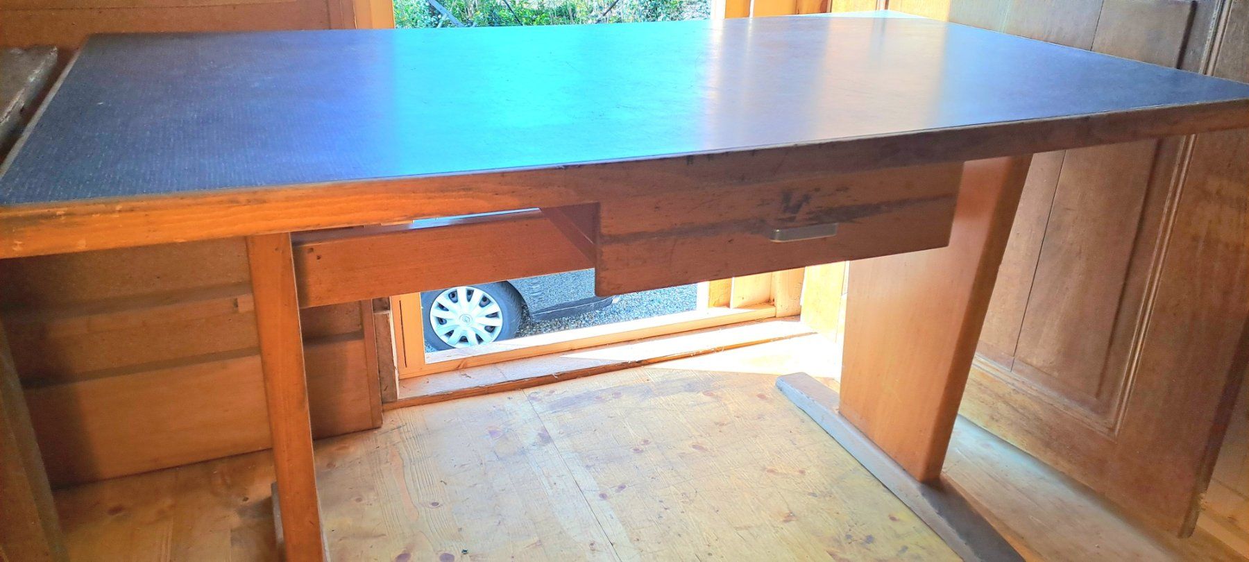 Tavoli: Retro-Tisch massiv mit Schublade – Usato da jonen venduto da paulrica