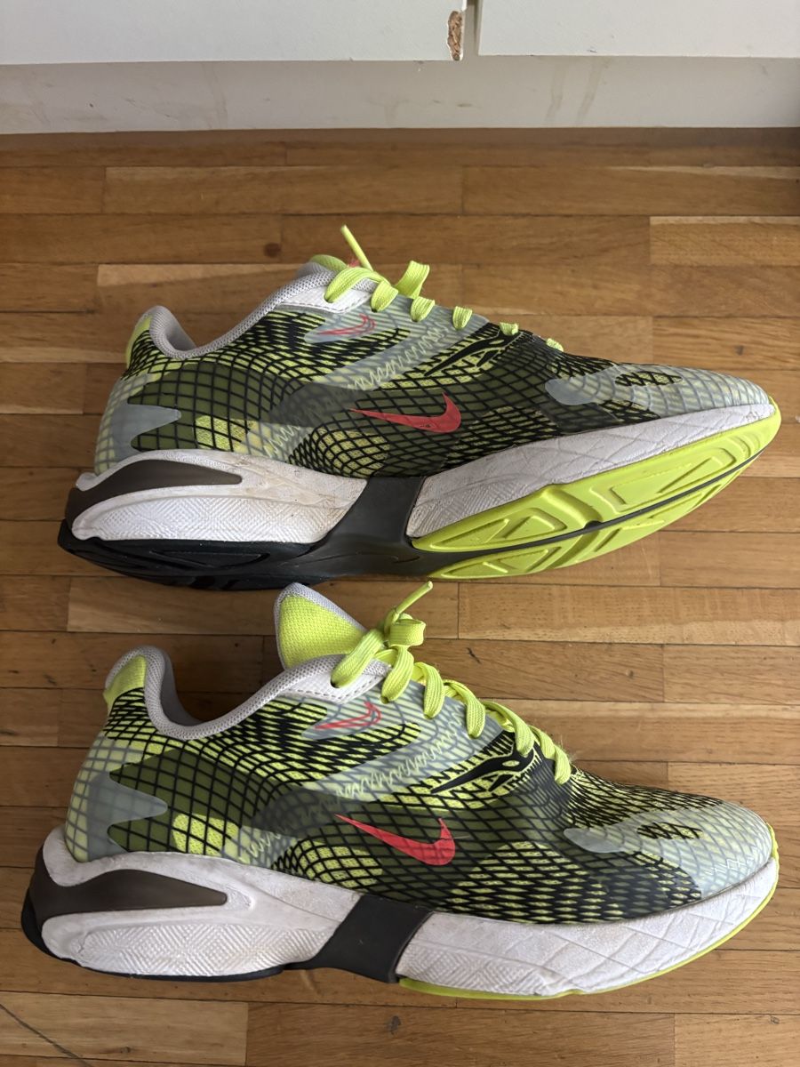 Nike Scarpe da uomo: Gut erhaltene Nike Schuhe, Grösse eher 36.5 – Usato da zug venduto da lainam 5