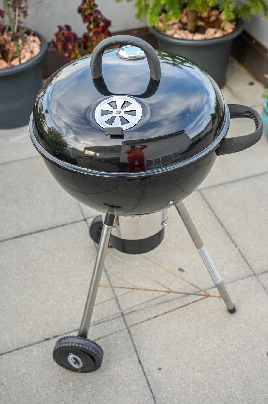 Griglie: Kugelgrill schwarz mit Deckelthermometer gebraucht – Usato da Oetwil a.d.Limmat venduto da Postding