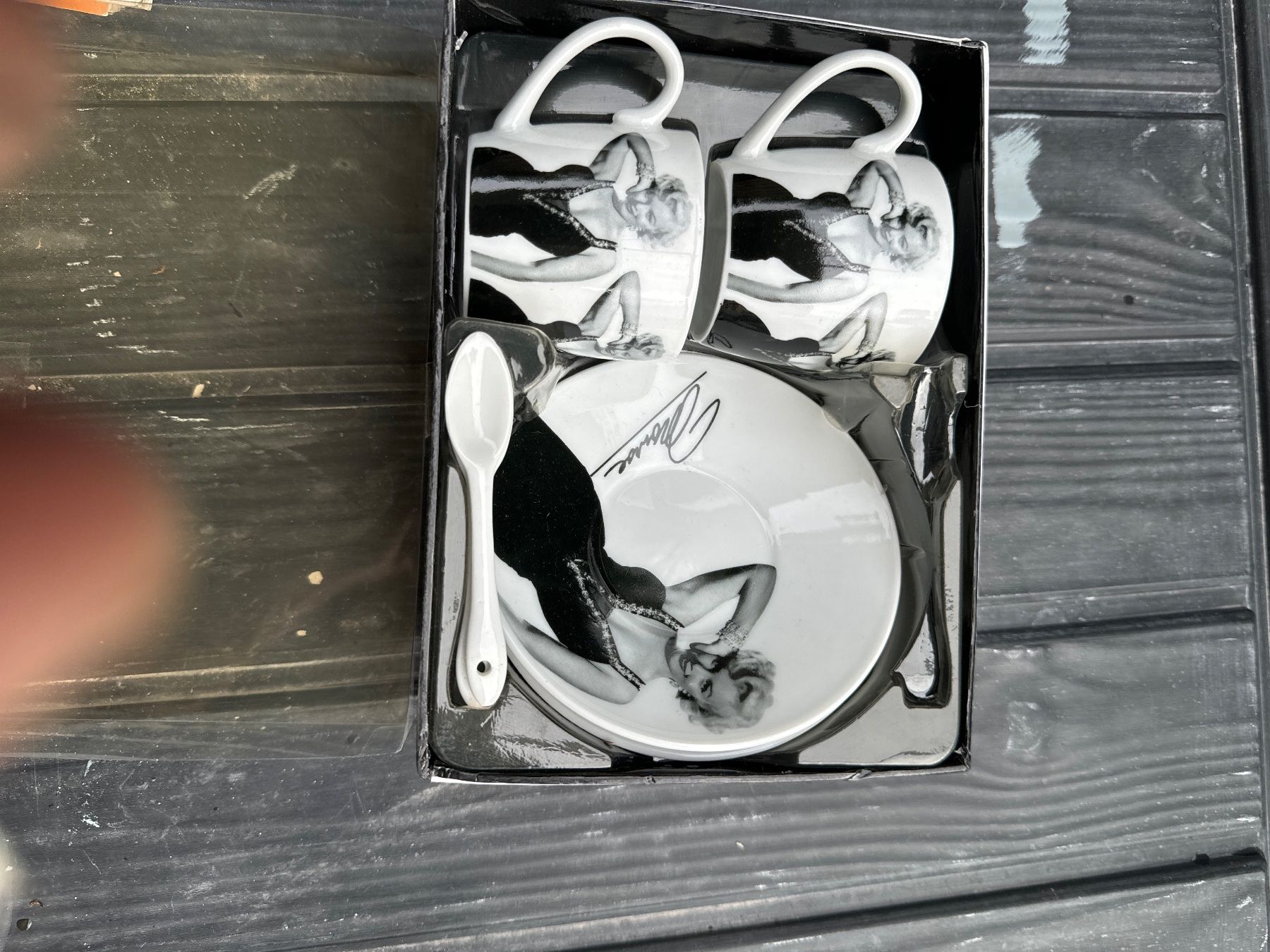 Geschirrsets: Marilyn Monroe Espressotassen – Neu und originalverpackt aus Wittenbach von dan_9tkk