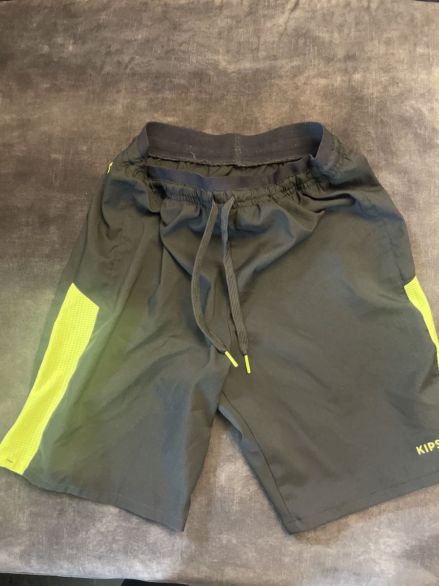 Decathlon Pantaloni: Kipsta Sporthose Grösse 152 – Usato da Pieterlen venduto da sheriff111 2