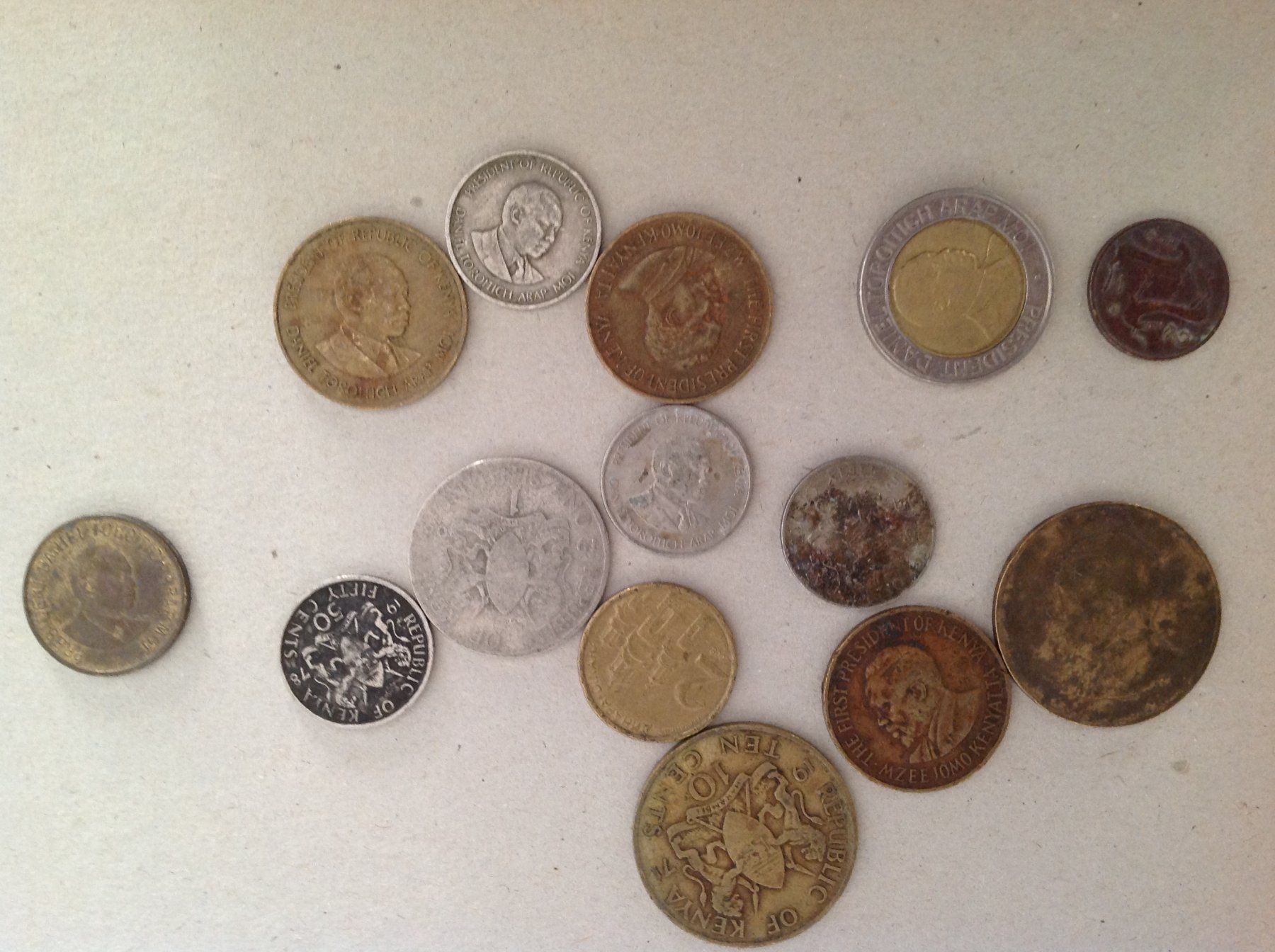 Tutti le monete: diverses monnaie kenya – Usato da Vuiteboeuf venduto da broticaire