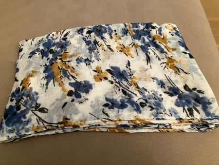 Eleg.Schal mit zarten Aquarell Blüten,harmonische Farbtöne