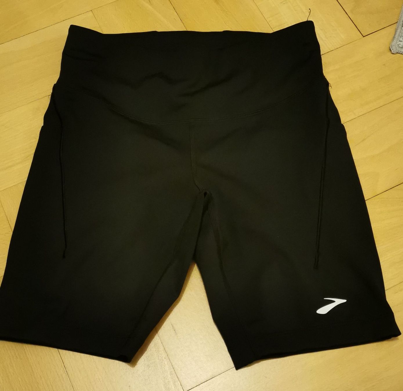 Brooks Pantalons: Brooks running shorts black size s – D'occasion à Fribourg par chi_j8yw